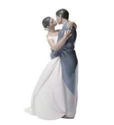 Lladro Nao Porcelain Figurine African American a Kiss Forever - china-cabinet.com