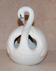 Lladro Swan (Preening Swan) - china-cabinet.com